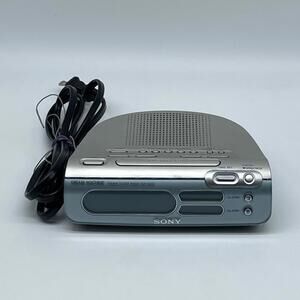 Sony Liv Dream Maching FM/AM Clock Dadio Model # ICF C273 White Silver Tested